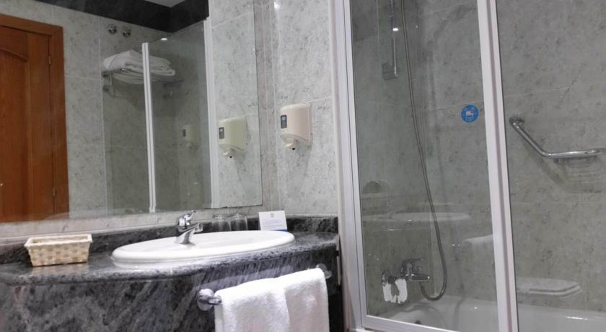 Hotel Humanes Уманес де Мадрид Екстериор снимка